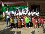 MIC tiếp bước em đến trường tại 2 xã Tả Van và Hầu Thào 